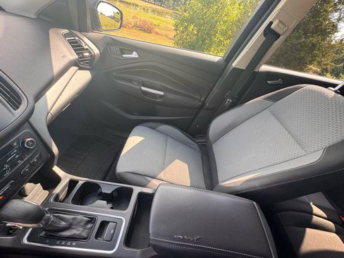 Used 2018 Ford Escape SE FWD image 23