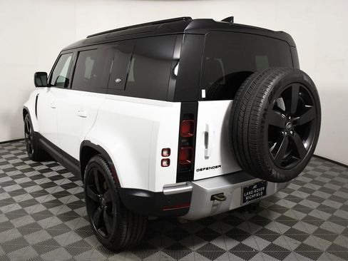 Used 2023 Land Rover Defender 110 S AWD/4WD image 4