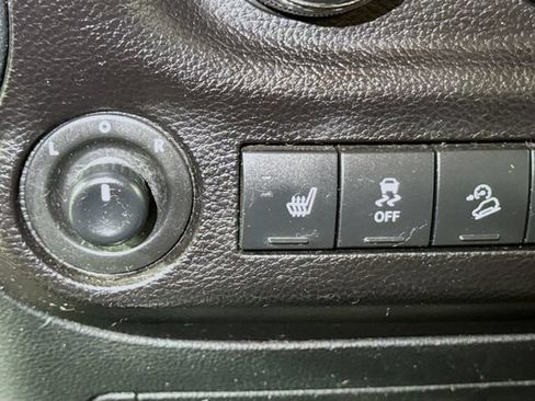 Used 2017 Jeep Wrangler Unlimited Rubicon AWD/4WD image 16