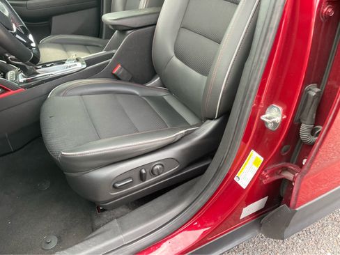 Used 2022 Chevrolet TrailBlazer RS w/ Technology Package FWD image 13