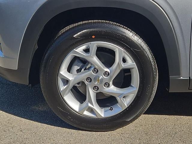 New 2026 Chevrolet Trax LS w/ LS Convenience Package FWD image 32