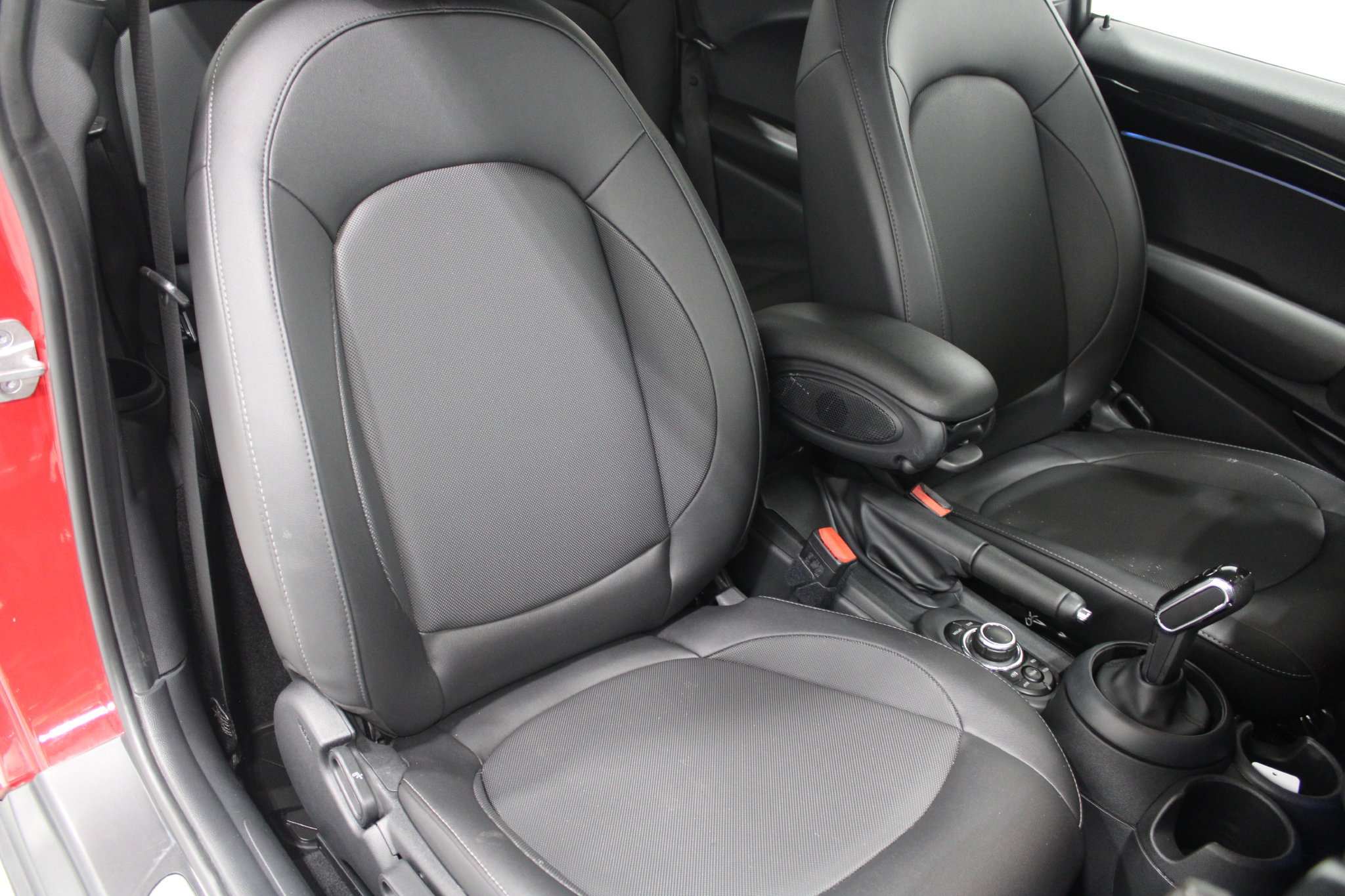 Used 2023 MINI Cooper 2-Door Hardtop FWD image 22