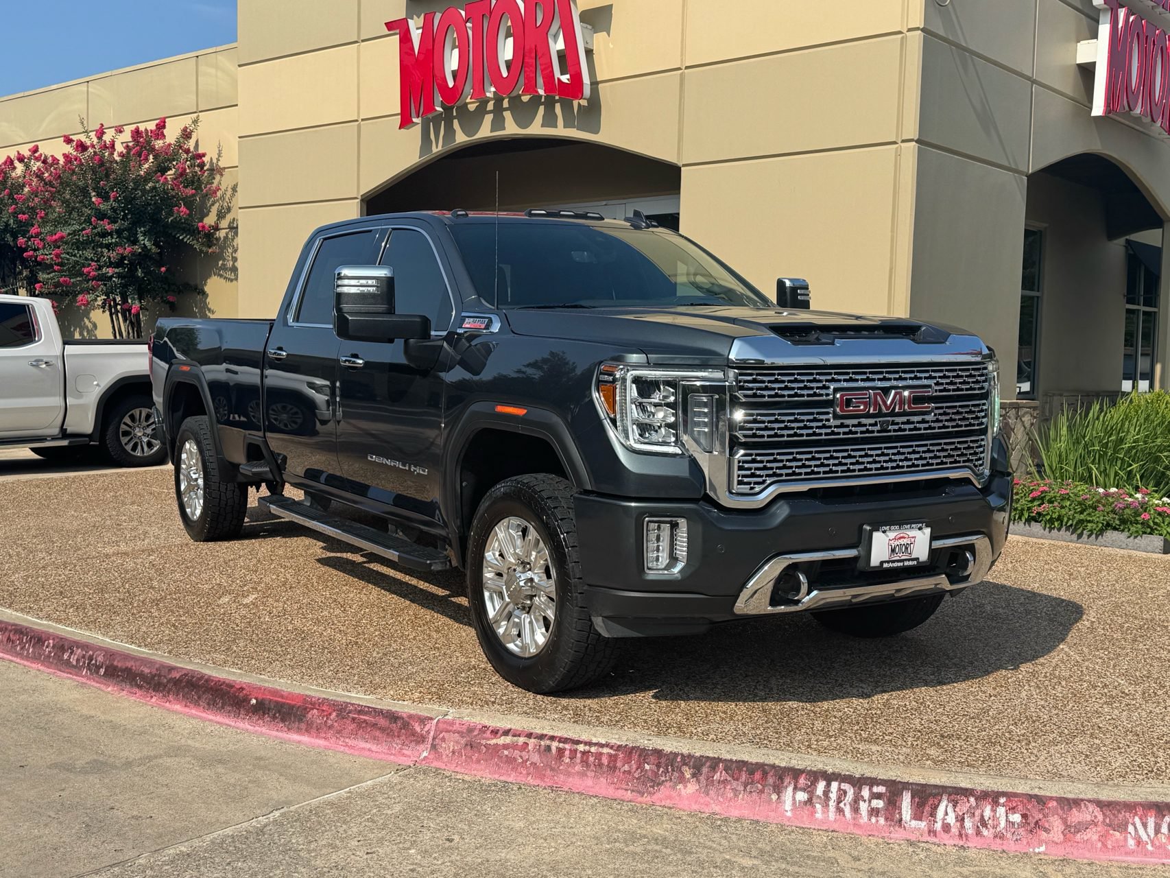 Used 2022 GMC Sierra 3500 Denali w/ Denali Ultimate Package AWD/4WD image 6
