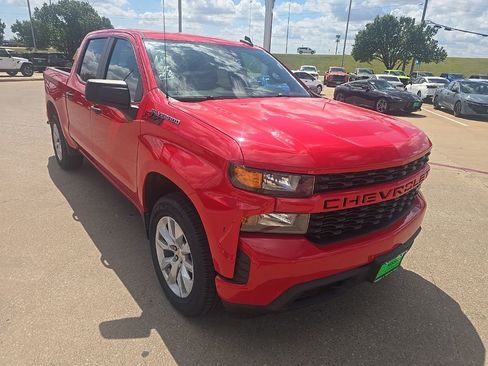 Used 2022 Chevrolet Silverado 1500 Custom w/ Safety Confidence Package image 8