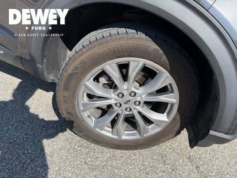 Used 2020 Ford Explorer XLT w/ Equipment Group 202A AWD/4WD image 37