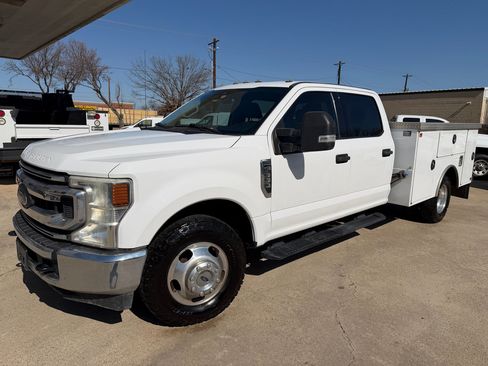 Used 2021 Ford F350 XLT image 1