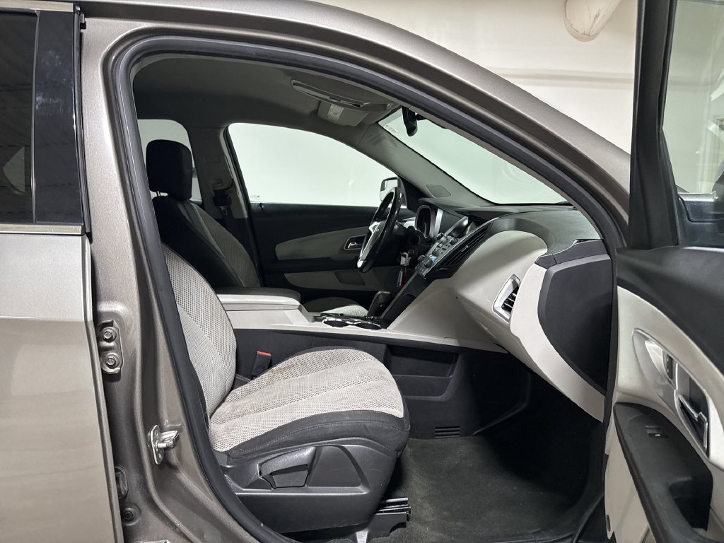 Used 2012 Chevrolet Equinox LT AWD/4WD image 21