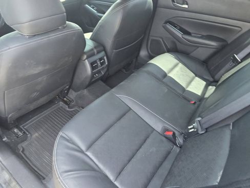 Used 2023 Nissan Altima 2.5 SL FWD image 12