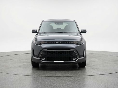 Used 2025 Kia Soul LX w/ LX Technology Package FWD image 2
