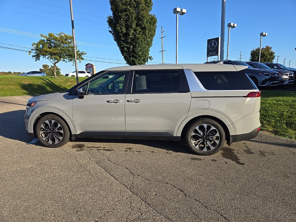 Certified 2024 Kia Carnival EX FWD image 9