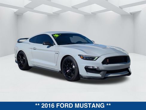 Used 2016 Ford Mustang Shelby GT350 image 2