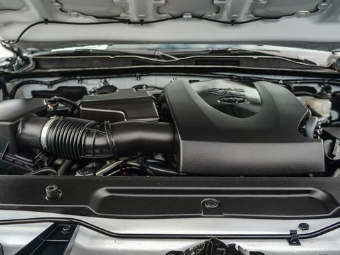 Certified 2022 Toyota Tacoma TRD Off-Road w/ Technology Package image 31