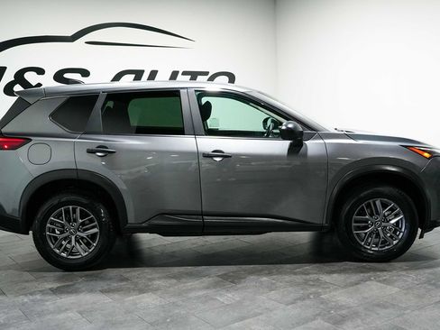 Used 2023 Nissan Rogue S AWD/4WD image 6