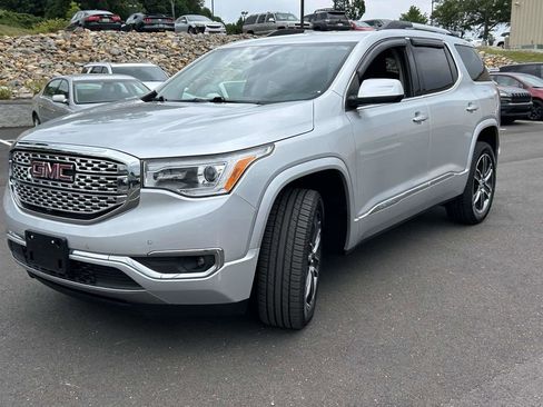 Used 2019 GMC Acadia Denali w/ Technology Package FWD image 7