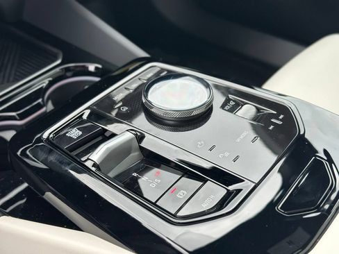 New 2026 BMW 530i xDrive w/ Premium Package AWD/4WD image 34
