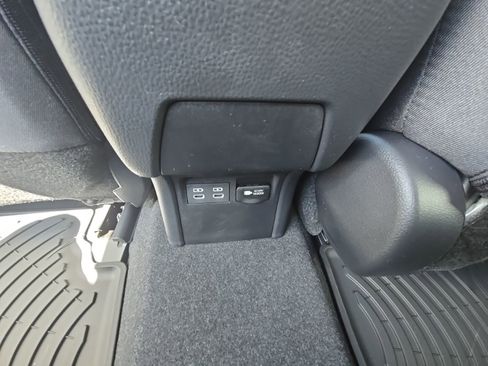 New 2025 Toyota Prius Plug-In Hybrid FWD image 27