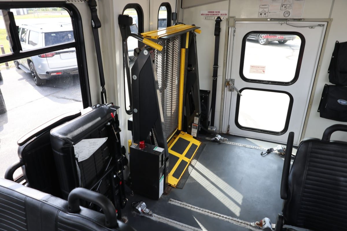 Used 2016 Ford E-450 and Econoline 450 Super Duty w/ Shuttle Bus Prep Package RWD image 15