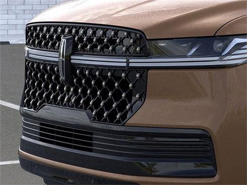New 2026 Lincoln Navigator Black Label AWD/4WD image 17