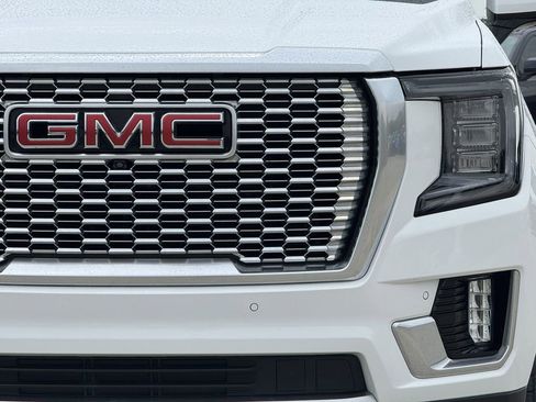 Used 2023 GMC Yukon Denali AWD/4WD image 8