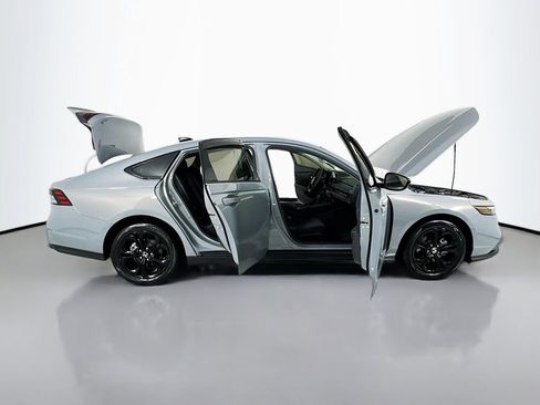 Used 2025 Honda Accord SE image 26