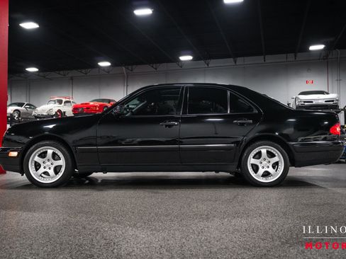 Used 1999 Mercedes-Benz E 320 Sedan image 2
