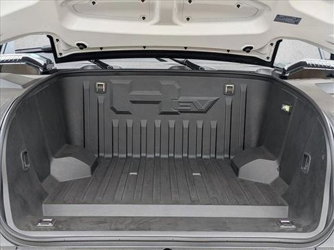 New 2026 GMC Hummer EV 4x4 Crew Cab w/ LPO, Dark Essentials Package image 18