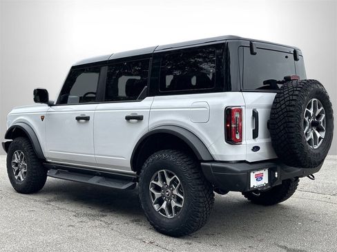 New 2025 Ford Bronco Badlands image 25