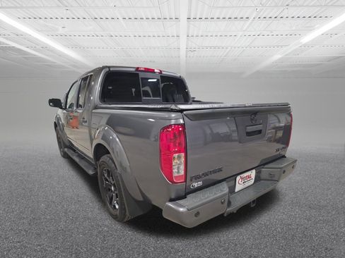 Used 2020 Nissan Frontier SV w/ Midnight Edition Floor Mats image 8