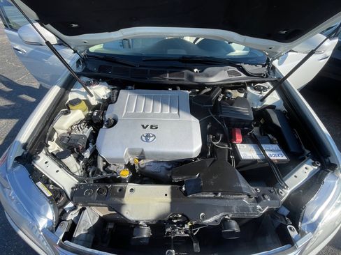 Used 2012 Toyota Avalon Limited image 23