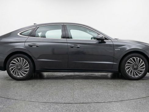 Used 2025 Hyundai Sonata SEL FWD image 11