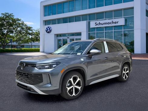 New 2026 Volkswagen Tiguan SE FWD image 3