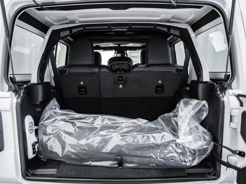 New 2026 Jeep Wrangler Unlimited Rubicon image 8