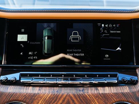 Used 2025 Rolls-Royce Cullinan image 84