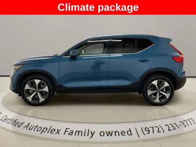Used 2025 Volvo XC40 B5 Plus AWD/4WD image 2