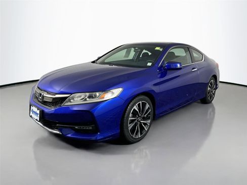 Used 2017 Honda Accord EX image 2