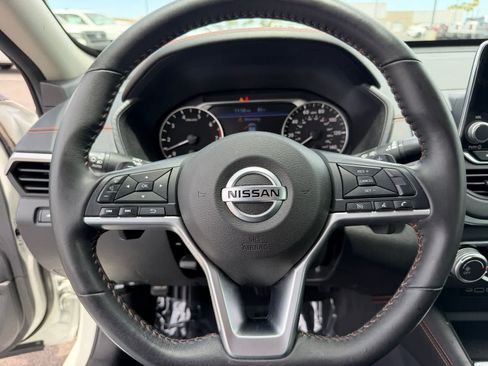 Certified 2022 Nissan Altima 2.5 SR FWD image 18