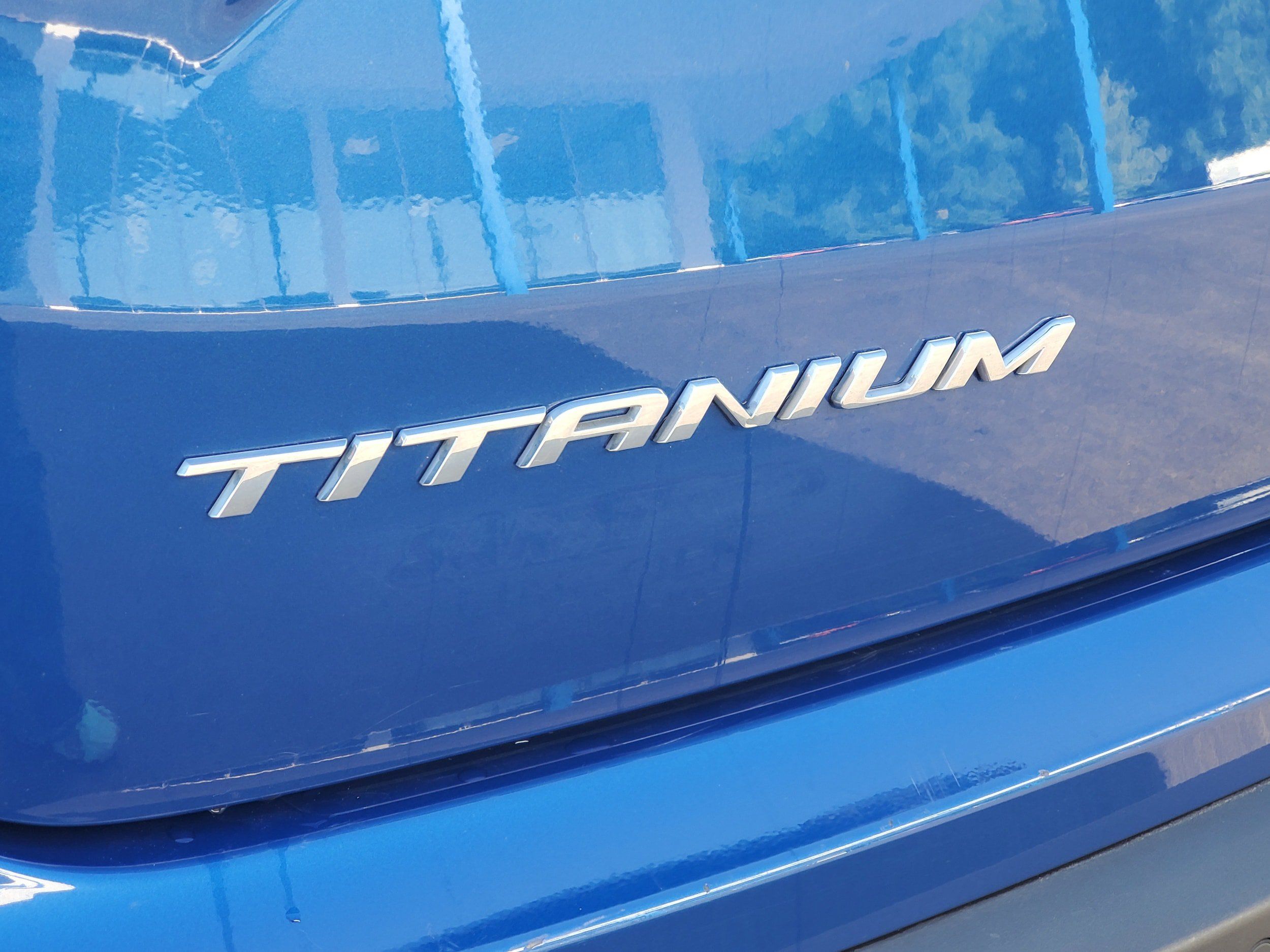 Used 2021 Ford Edge Titanium w/ Cargo Accessory Package AWD/4WD image 9