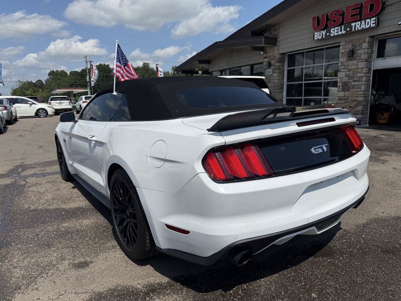 Used 2017 Ford Mustang GT Premium w/ Equipment Group 401A RWD image 8