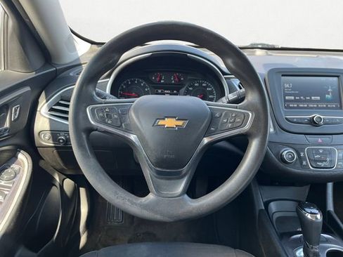 Used 2018 Chevrolet Malibu LS w/ LPO, Convenience Package 1 FWD image 13