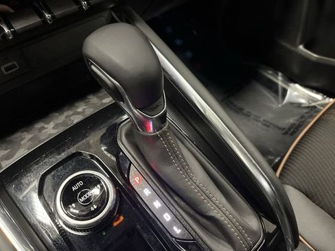 Used 2023 GMC Canyon AT4 image 21