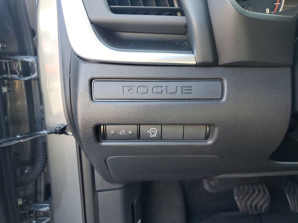 Used 2024 Nissan Rogue S AWD/4WD image 30