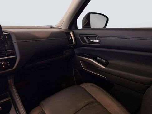 Used 2023 Nissan Pathfinder Platinum w/ Lighting Package (N93) image 29