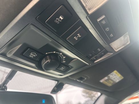 Used 2017 Toyota Tacoma TRD Off-Road w/ Premium & Technology Package image 25