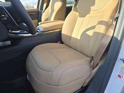 New 2026 Land Rover Range Rover Sport SE image 38