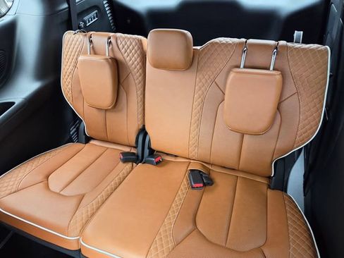 Certified 2024 Chrysler Pacifica Pinnacle FWD image 7