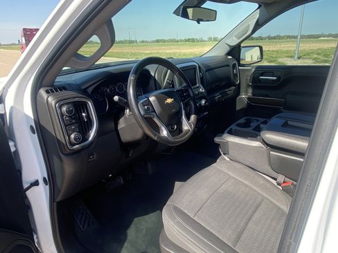 Used 2021 Chevrolet Silverado 1500 LT w/ Safety Package AWD/4WD image 12