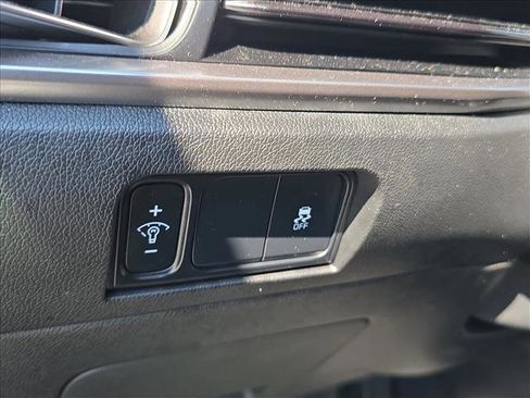 Used 2025 Kia Sorento S image 9