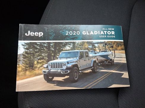 Used 2020 Jeep Gladiator Overland image 25