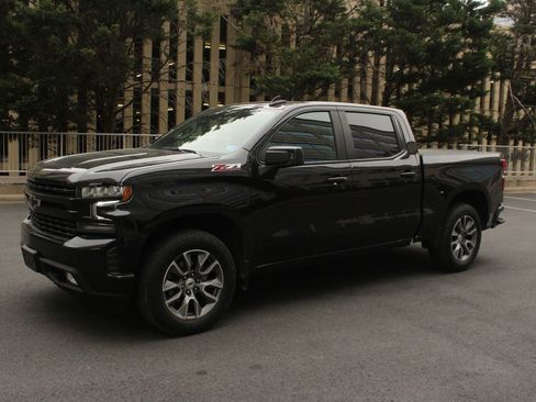 Used 2022 Chevrolet Silverado 1500 RST w/ Z71 Off-Road Package AWD/4WD image 13