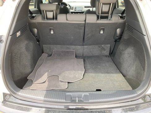 Used 2021 Honda HR-V Sport image 9